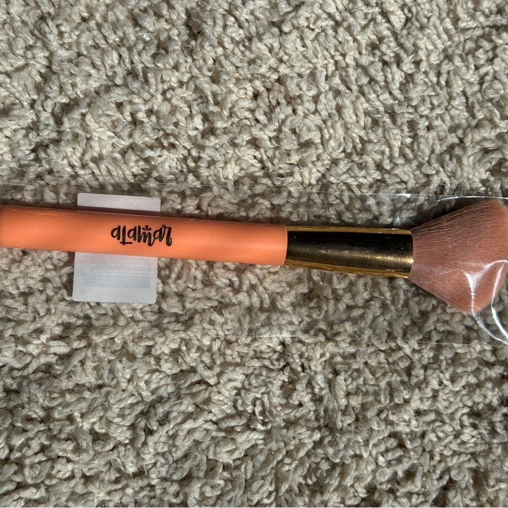 Alamar Cosmetics Peach and Gold Makeup Brush
